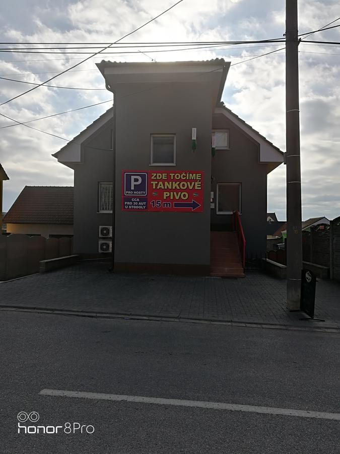Restaurace A Penzion U Jessyho Perná Exteriör bild
